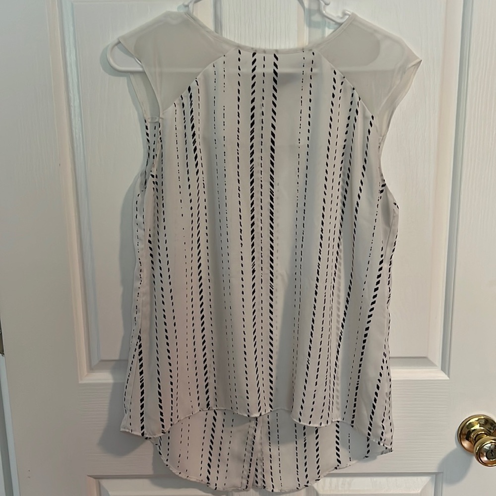 Tunic shirt - button back size small